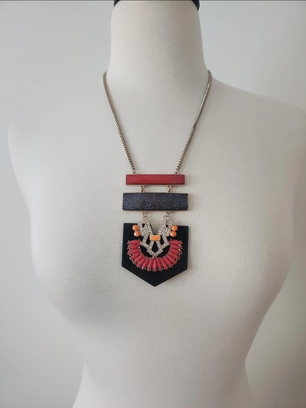 Statement Geometric Pendant Necklace in Black and Pink